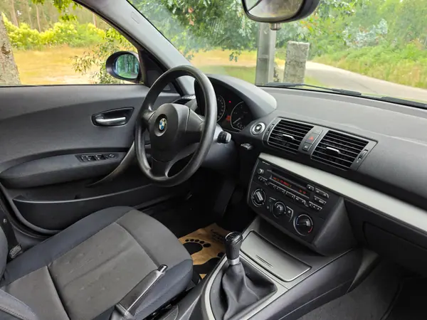 BMW 120 2005 - 4999 EUR, 329000 km - AUTO.MOTO.pt - 329000km - foto 13 de 16