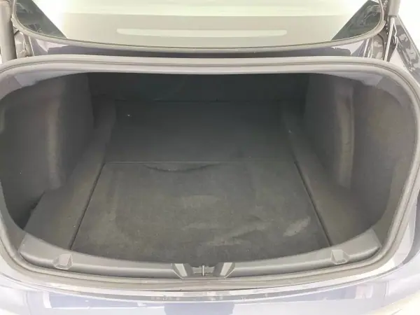 Tesla Model 3 2023 - 30900 EUR, 37000 km - AUTO.MOTO.pt - 37000km - foto 9 de 14