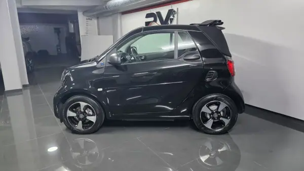 Smart Fortwo Cabrio electric drive 2021 Elétrico — 68 000 km Smart Fortwo Cabrio electric drive 2021 Elétrico