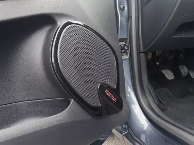 Renault Clio 2019 - 10990 EUR, 128000 km - AUTO.MOTO.pt - 128000km - foto 34 de 43