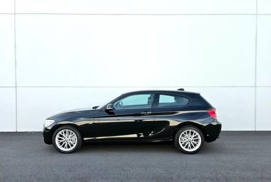 BMW 118 2013 - 12500 EUR, 140000 km - AUTO.MOTO.pt - 140000km - foto 4 de 35