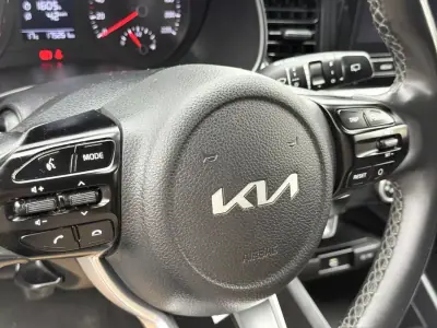 Kia Stonic 2021 - 11900 EUR, 126100 km - AUTO.MOTO.pt - 126100km - foto 19 de 28