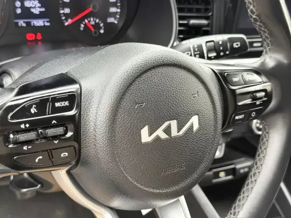 Kia Stonic 2021 - 11900 EUR, 126100 km - AUTO.MOTO.pt - 126100km - foto 19 de 28