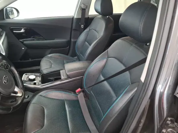 Kia e-Niro 2022 - 23550 EUR, 69835 km - 69835km - foto 7 de 9