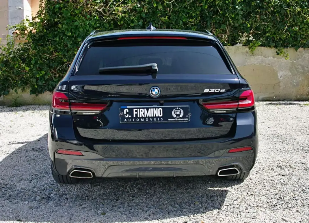 BMW 530e 2022 - 44900 EUR, 52332 km - AUTO.MOTO.pt - 52332km - foto 12 de 46