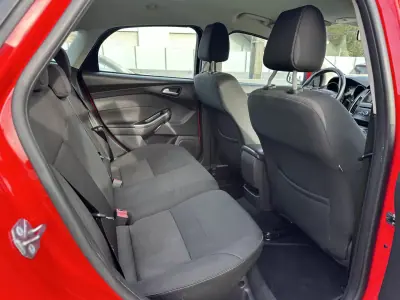 Ford Focus 2017 - 9900 EUR, 190000 km - AUTO.MOTO.pt - 190000km - foto 43 de 50