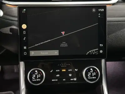 Jaguar XF Sportbrake 2021 - 37990 EUR, 119000 km - AUTO.MOTO.pt - 119000km - foto 17 de 23