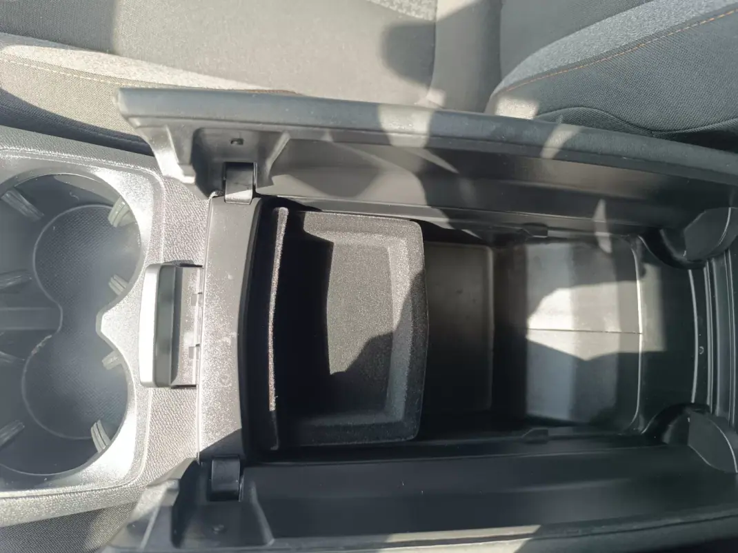 Peugeot 5008 2019 - 14900 EUR, 203649 km - AUTO.MOTO.pt - 203649km - foto 20 de 34