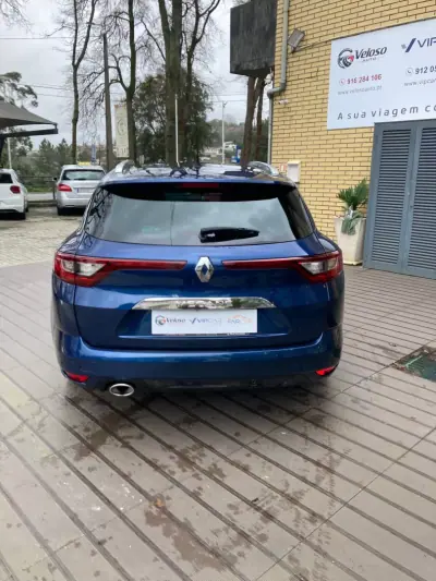 Renault Mégane Sport Tourer 2017 - 13900 EUR, 218321 km - AUTO.MOTO.pt - 218321km - foto 4 de 21