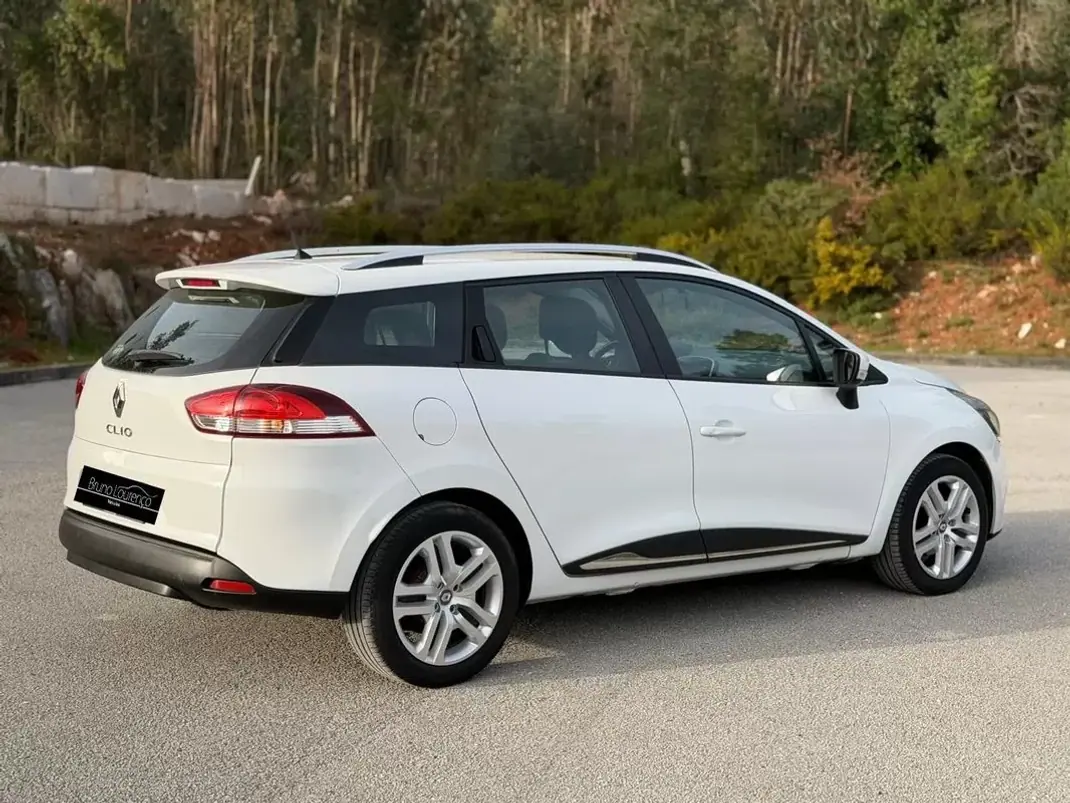 Renault Clio Sport Tourer 2019 - 8900 EUR, 169500 km - AUTO.MOTO.pt - 169500km - foto 14 de 14