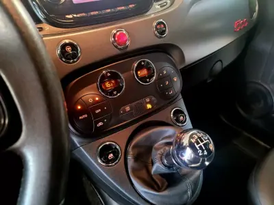 Fiat 500 2018 - 13990 EUR, 88606 km - AUTO.MOTO.pt - 88606km - foto 24 de 35