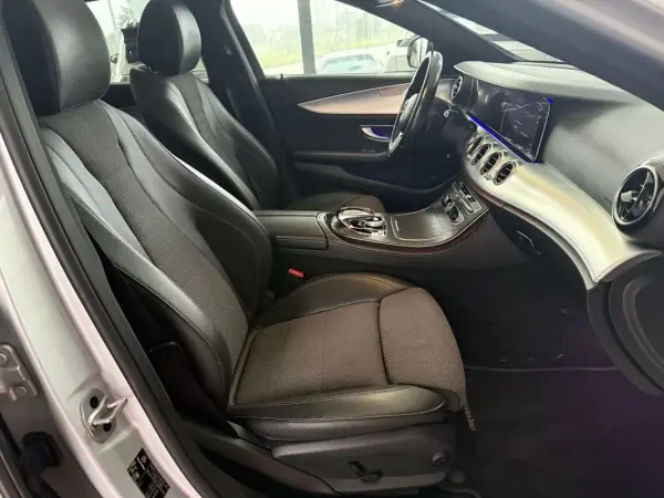 Mercedes-Benz E 220 2020 - 34990 EUR, 84701 km - AUTO.MOTO.pt - 84701km - foto 7 de 29
