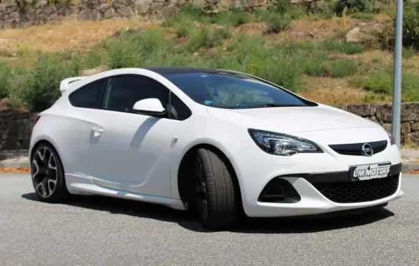 Opel Astra Coupe 2016 - 23000 EUR, 90000 km - AUTO.MOTO.pt - 90000km - foto 4 de 32