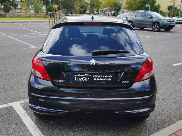 Peugeot 207 2011 - 5480 EUR, 219000 km - AUTO.MOTO.pt - 219000km - foto 10 de 38