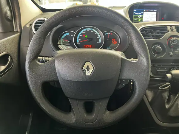 Renault Kangoo 2021 - 15800 EUR, 67687 km - AUTO.MOTO.pt - 67687km - foto 8 de 22