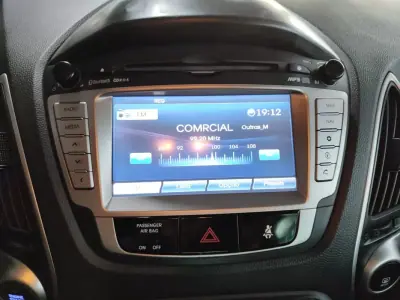 Hyundai ix35 2013 - 9990 EUR, 157000 km - AUTO.MOTO.pt - 157000km - foto 26 de 34