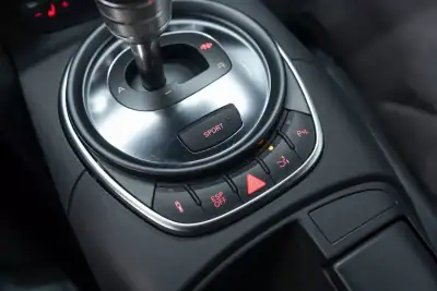 Audi R8 Coupé 2007 - 74950 EUR, 65000 km - AUTO.MOTO.pt - 65000km - foto 33 de 35