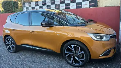 Renault Scénic 2019 - 16900 EUR, 69000 km - AUTO.MOTO.pt - 69000km - foto 8 de 12