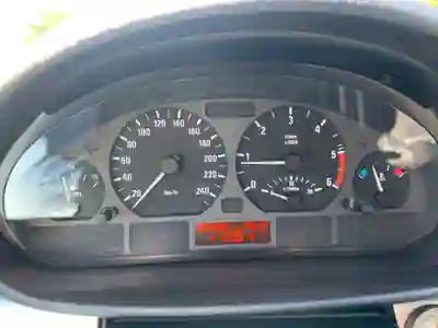 BMW 320 2005 - 6500 EUR, 500000 km - AUTO.MOTO.pt - 500000km - foto 6 de 10