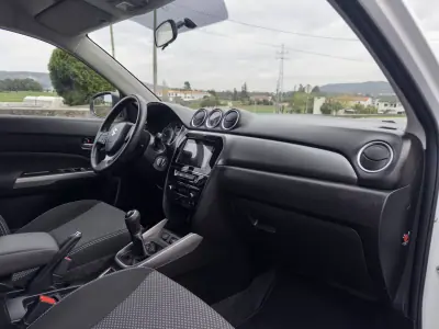 Suzuki Vitara 2019 - 15990 EUR, 77000 km - AUTO.MOTO.pt - 77000km - foto 32 de 32