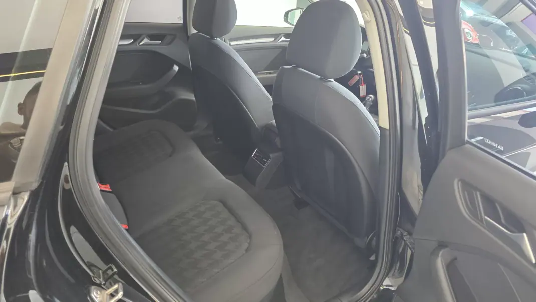 Audi A3 Sportback 2016 - 11900 EUR, 253264 km - AUTO.MOTO.pt - 253264km - foto 42 de 55