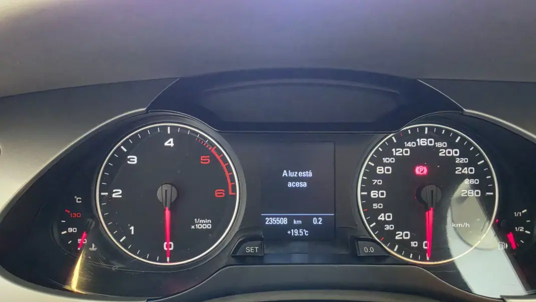 Audi A4 2008 - 9750 EUR, 235508 km - AUTO.MOTO.pt - 235508km - foto 36 de 51