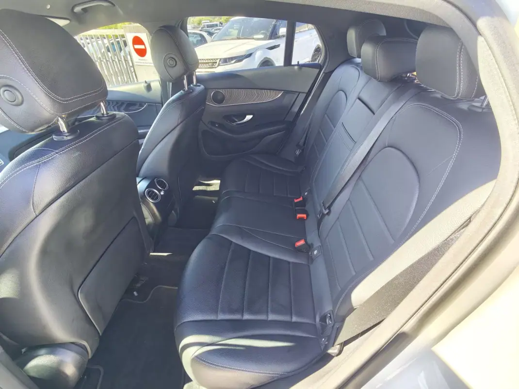 Mercedes-Benz GLC 300 2020 - 43500 EUR, 143000 km - AUTO.MOTO.pt - 143000km - foto 14 de 32