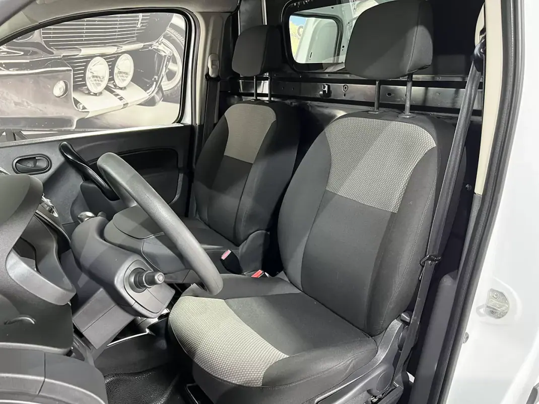 Renault 2021 - 11600 EUR, 110358 km - AUTO.MOTO.pt - 110358km - foto 7 de 20