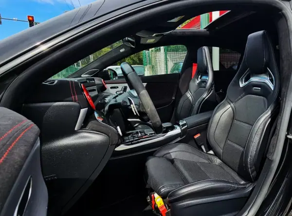 Mercedes-Benz CLA 45 AMG 2020 - 57500 EUR, 49000 km - AUTO.MOTO.pt - 49000km - foto 31 de 40