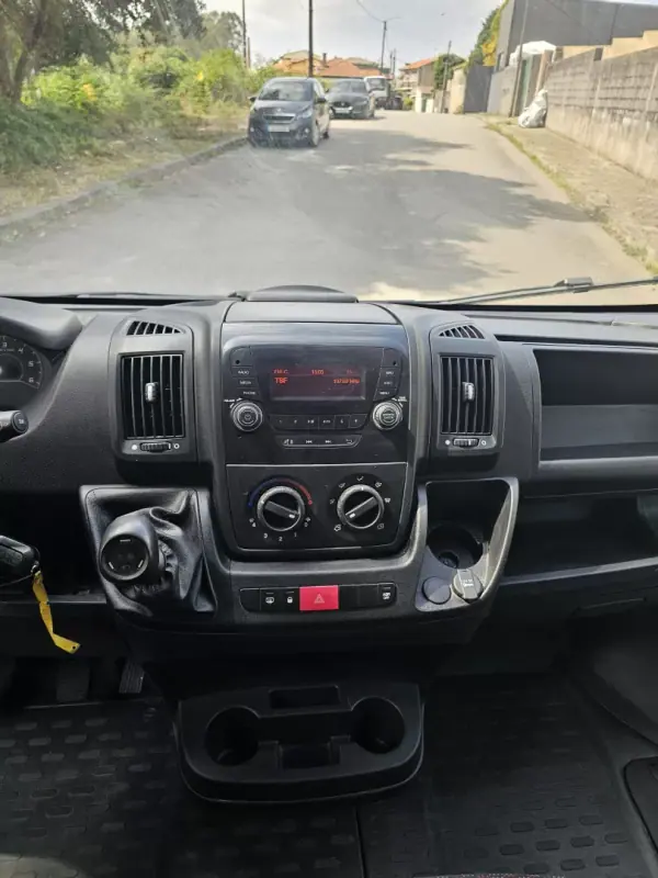 Peugeot BOXER 2.0 BlueHDi 435 L4H2 Premium 2020 - 20350 EUR, 126369 km - AUTO.MOTO.pt - 126369km - foto 37 de 40