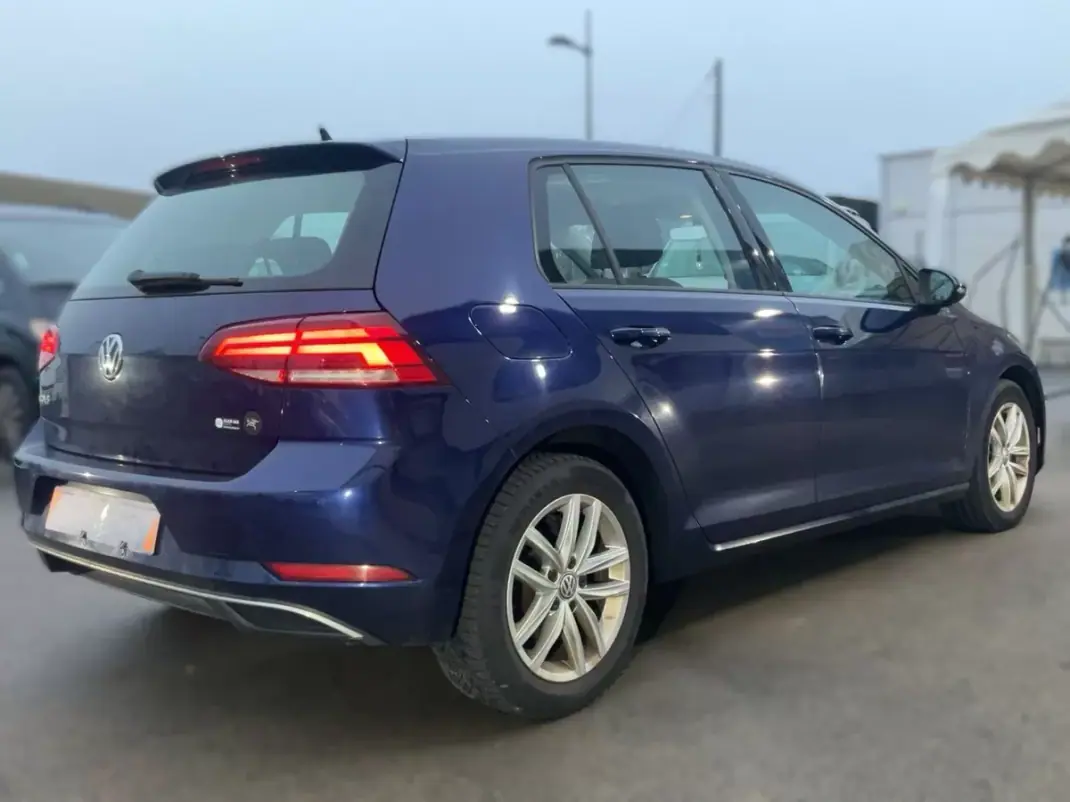 Volkswagen Golf 2019 - 17500 EUR, 182850 km - AUTO.MOTO.pt - 182850km - foto 1 de 10