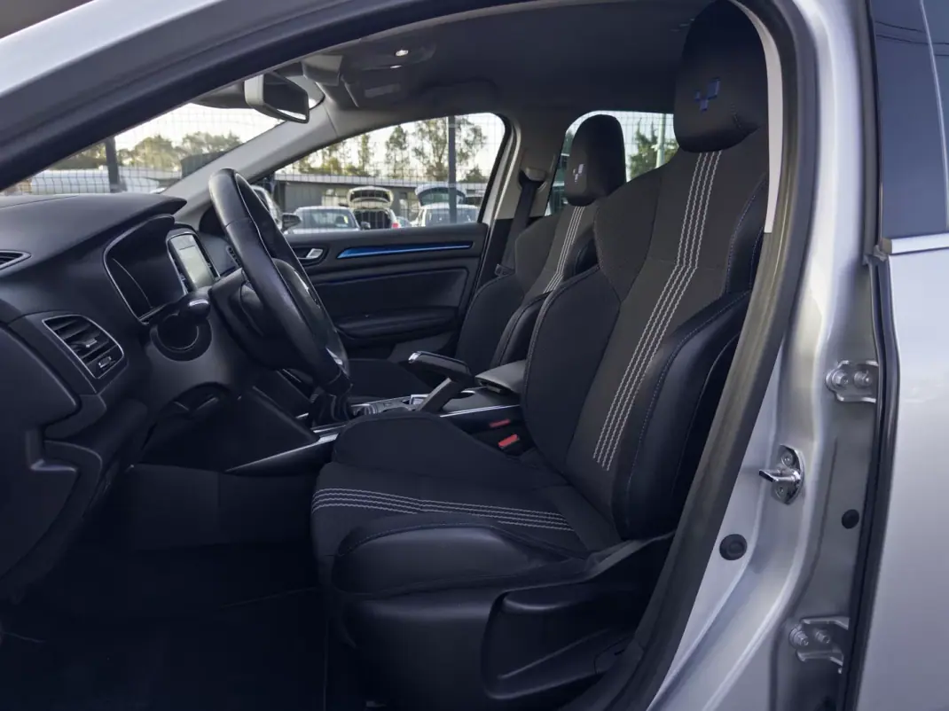 Renault Mégane Sport Tourer 2016 - 13990 EUR, 163000 km - AUTO.MOTO.pt - 163000km - foto 44 de 47