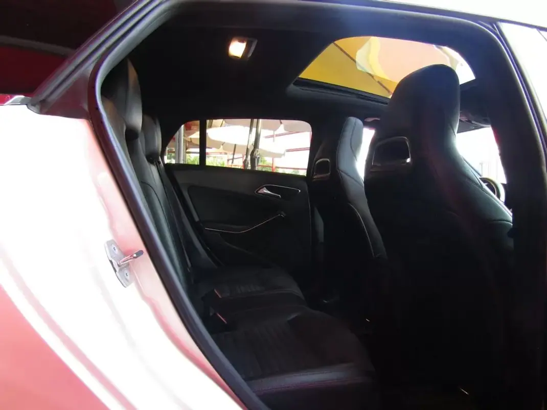 Mercedes-Benz CLA 200 2019 - 26899 EUR, 154950 km - 154950km - foto 11 de 38