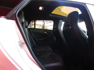 Mercedes-Benz CLA 200 2019 - 26899 EUR, 154950 km - 154950km - foto 11 de 38
