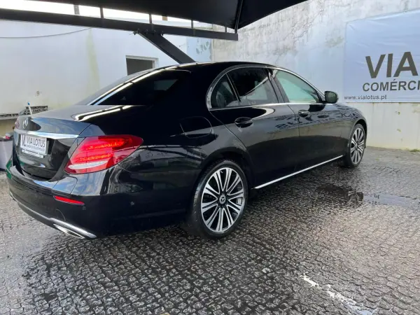 Mercedes-Benz E 350 2017 - 26500 EUR, 158720 km - AUTO.MOTO.pt - 158720km - foto 4 de 5