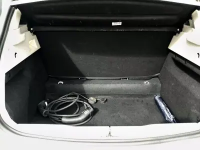 Renault Zoe 2023 - 19490 EUR, 56678 km - 56678km - foto 5 de 28
