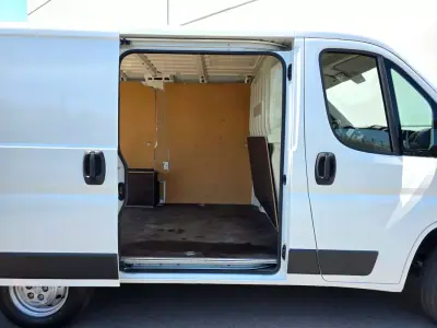 Peugeot Boxer 2020 - 14500 EUR, 149900 km - AUTO.MOTO.pt - 149900km - foto 9 de 19