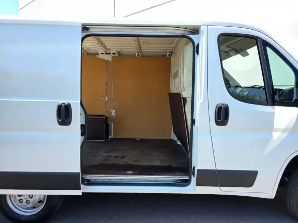 Peugeot Boxer 2020 - 14500 EUR, 149900 km - AUTO.MOTO.pt - 149900km - foto 9 de 19