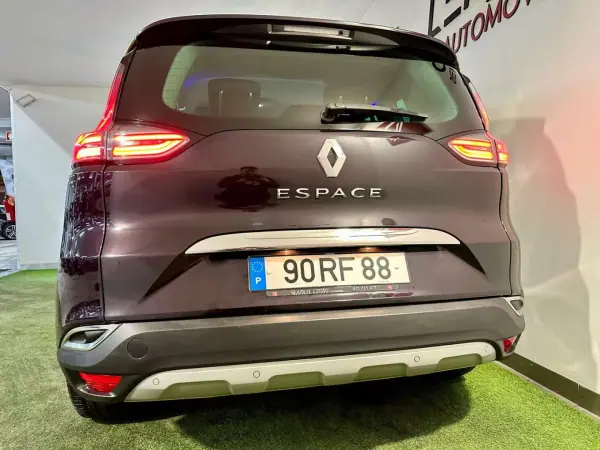 Renault Espace 2016 - 16500 EUR, 163000 km - AUTO.MOTO.pt - 163000km - foto 9 de 49