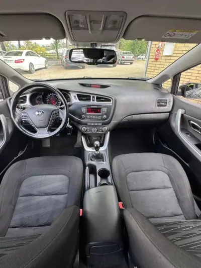 Kia Ceed SW 2015 - 8300 EUR, 151000 km - AUTO.MOTO.pt - 151000km - foto 13 de 13