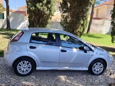 Fiat Punto 2014 - 6990 EUR, 73125 km - AUTO.MOTO.pt - 73125km - foto 12 de 15