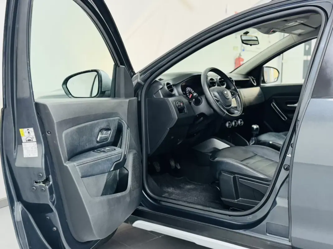 Dacia Duster 2020 - 15750 EUR, 128000 km - AUTO.MOTO.pt - 128000km - foto 24 de 60