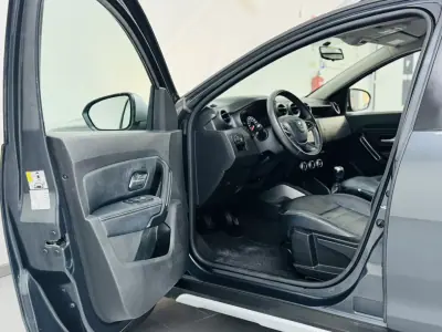 Dacia Duster 2020 - 15750 EUR, 128000 km - AUTO.MOTO.pt - 128000km - foto 24 de 60