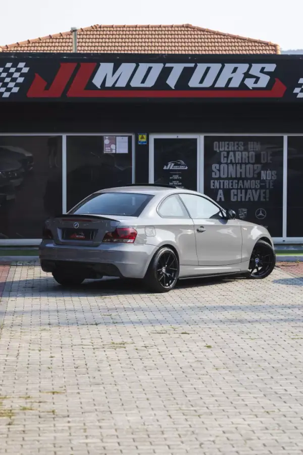 BMW 118 2013 - 17900 EUR, 180900 km - 180900km - foto 35 de 41