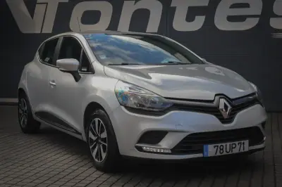 Renault Clio 2018 - 12480 EUR, 121000 km - AUTO.MOTO.pt - 121000km - foto 3 de 13