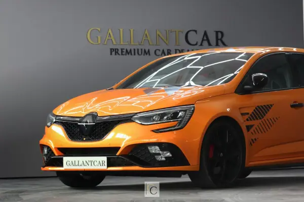 Renault Mégane 2023 - 65500 EUR, 4000 km - AUTO.MOTO.pt - 4000km - foto 11 de 29