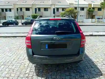 Kia Ceed SW 2009 - 5750 EUR, 130000 km - AUTO.MOTO.pt - 130000km - foto 5 de 12
