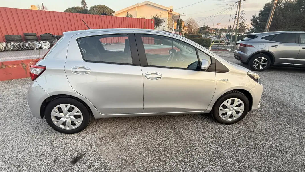 Toyota Yaris 2019 - 13880 EUR, 116435 km - AUTO.MOTO.pt - 116435km - foto 11 de 33