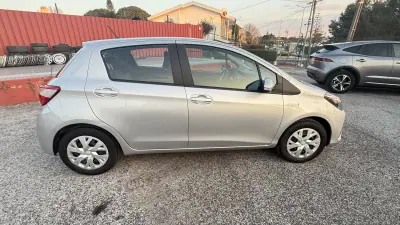 Toyota Yaris 2019 - 13880 EUR, 116435 km - AUTO.MOTO.pt - 116435km - foto 11 de 33