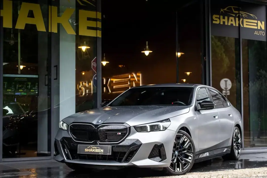 BMW i5 2023 - 74990 EUR, 17145 km - AUTO.MOTO.pt - 17145km - foto 1 de 60